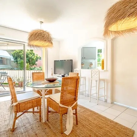 Apartment Le St Anne - Pool & Balcony - Shellter-rentals Saint-Tropez
