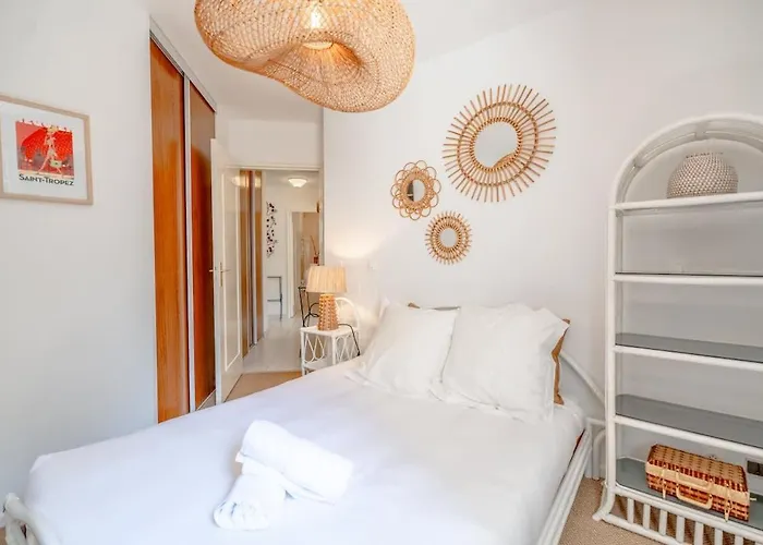 Le St Anne - Pool & Balcony - Shellter-rentals